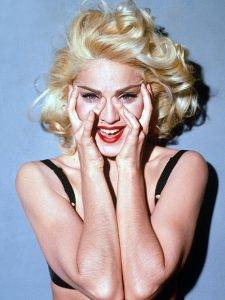 Мадона – американска певица, авторка на песни и танцьорка Madonna