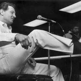 Jerry Lee Lewis – американски рокендрол пианист и певец
